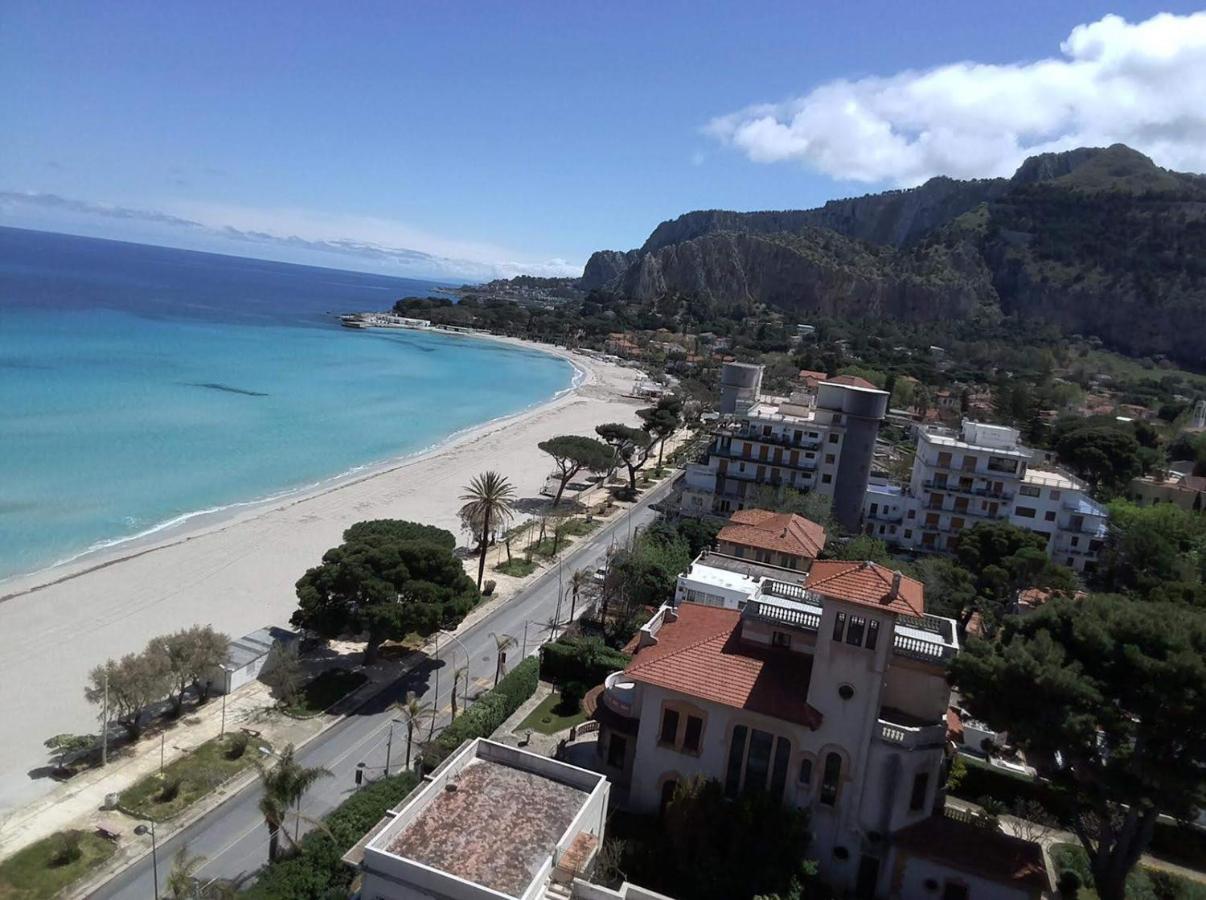 Villa Azzurra Beachfront Mondello - Palermo Bagian luar foto