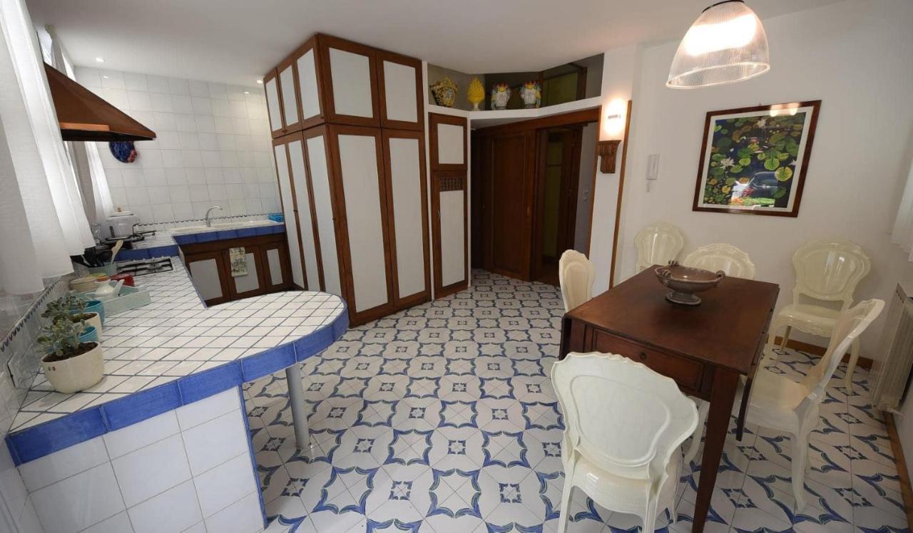 Villa Azzurra Beachfront Mondello - Palermo Bagian luar foto